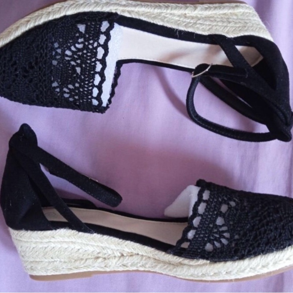 Elegant Black Espadrille Wedges
